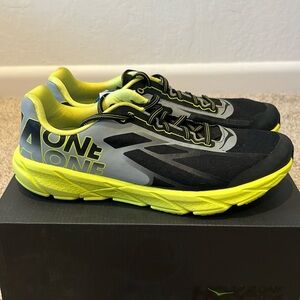 Hoka One One Black/Citrus Tracer Road Running Shoes Men’s Size 9.5